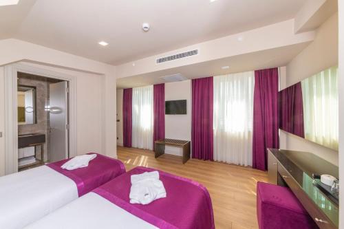 Habitación Doble Confort con vistas al mar del hotel The Beyaz Saray and Spa. Foto 6