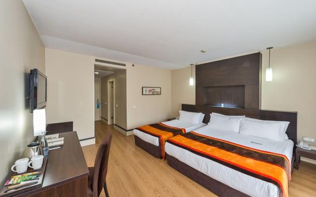 Habitación familiar con vistas a la ciudad del hotel The Beyaz Saray and Spa. Foto 9