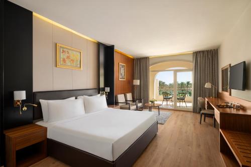 Suite Executive del hotel Movenpick Cairo Media City. Foto 1