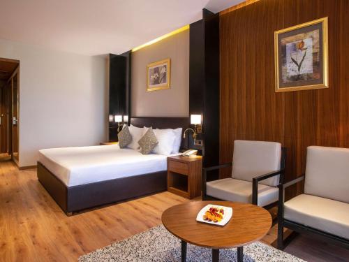 Suite Executive del hotel Movenpick Cairo Media City. Foto 6