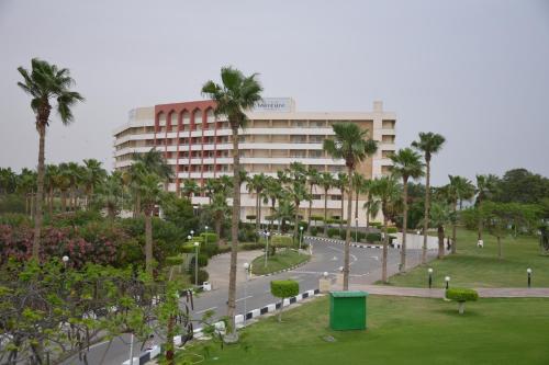 Habitación Estándar con 1 cama doble, lado jardín del hotel Mercure Ismailia Forsan Island