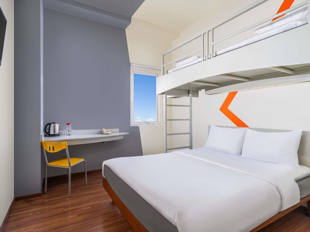 1 Cama Queen y 1 Cama Individual Apilable del hotel Ibis Budget Jakarta Menteng