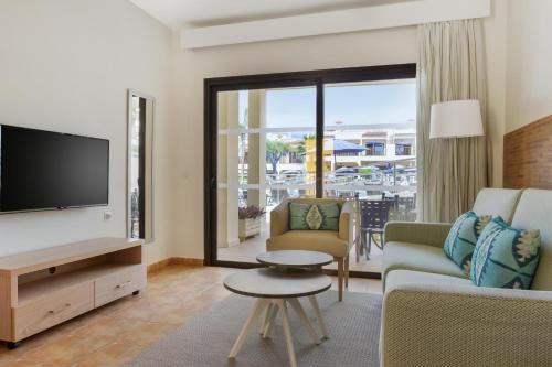 Apartamento de 1 dormitorio con vistas a la piscina del hotel Hilton Vacation Club Royal Sunset Beach Club Tenerife. Foto 2