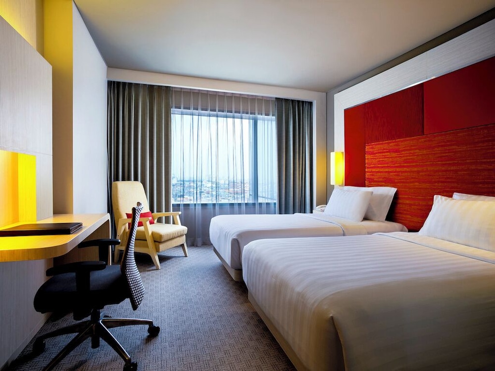 Habitación superior con 2 camas individuales del hotel Grand Mercure Jakarta Harmoni. Foto 2