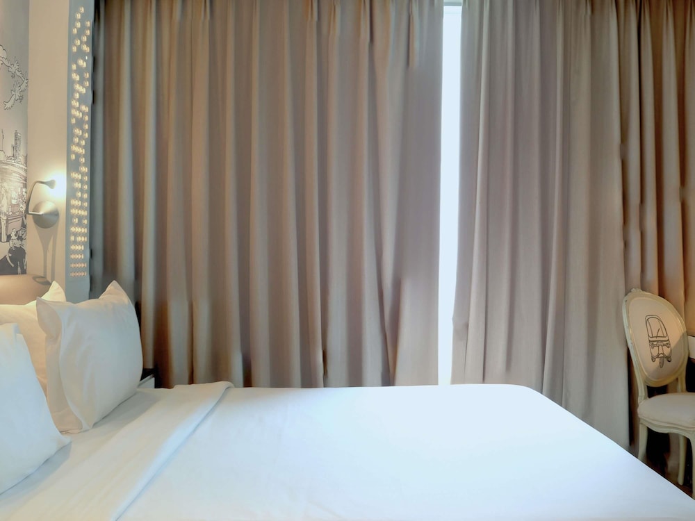HABITACIÓN SUPERIOR, 1 Cama King del hotel Mercure Jakarta Simatupang. Foto 2