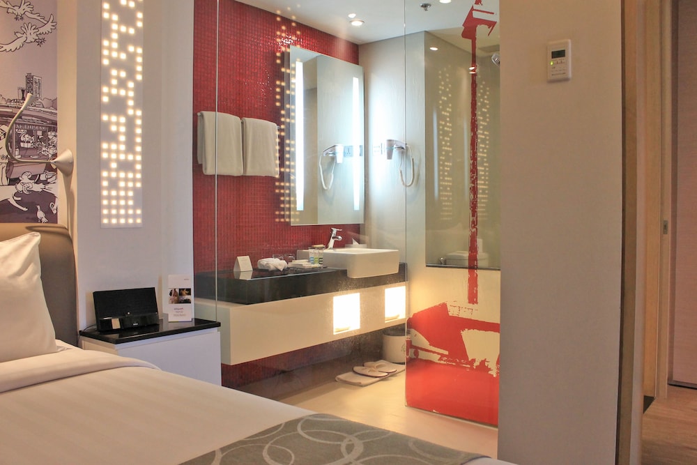 HABITACIÓN SUPERIOR, 1 Cama King del hotel Mercure Jakarta Simatupang. Foto 9