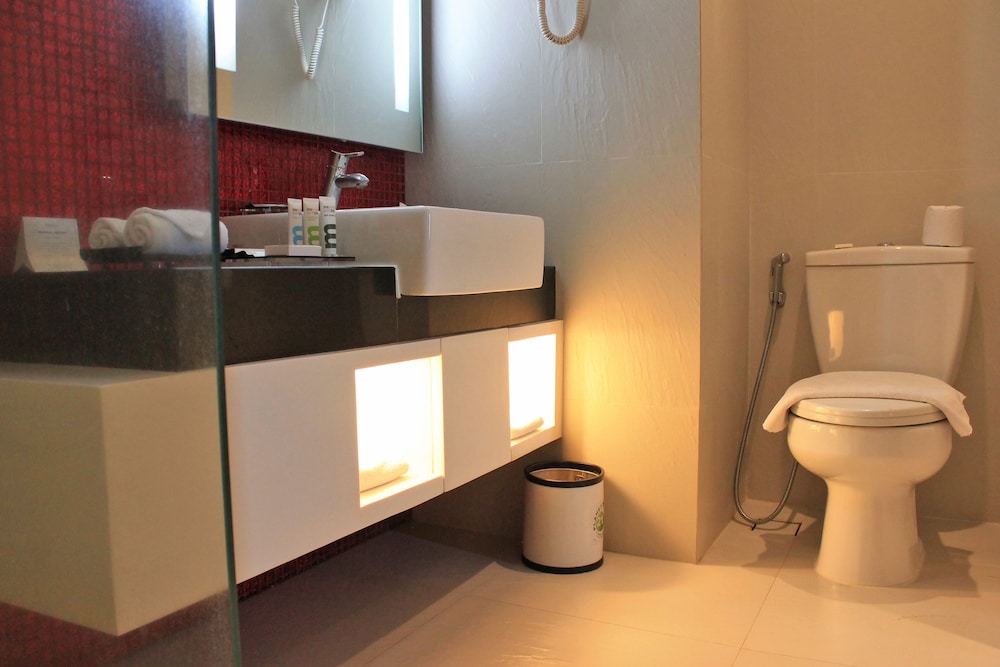 HABITACIÓN SUPERIOR, 1 Cama King del hotel Mercure Jakarta Simatupang. Foto 13