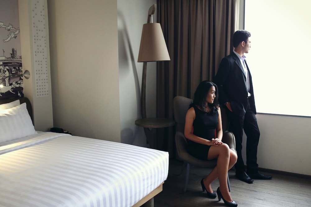 Habitación Privilege con 1 Cama King del hotel Mercure Jakarta Simatupang. Foto 1