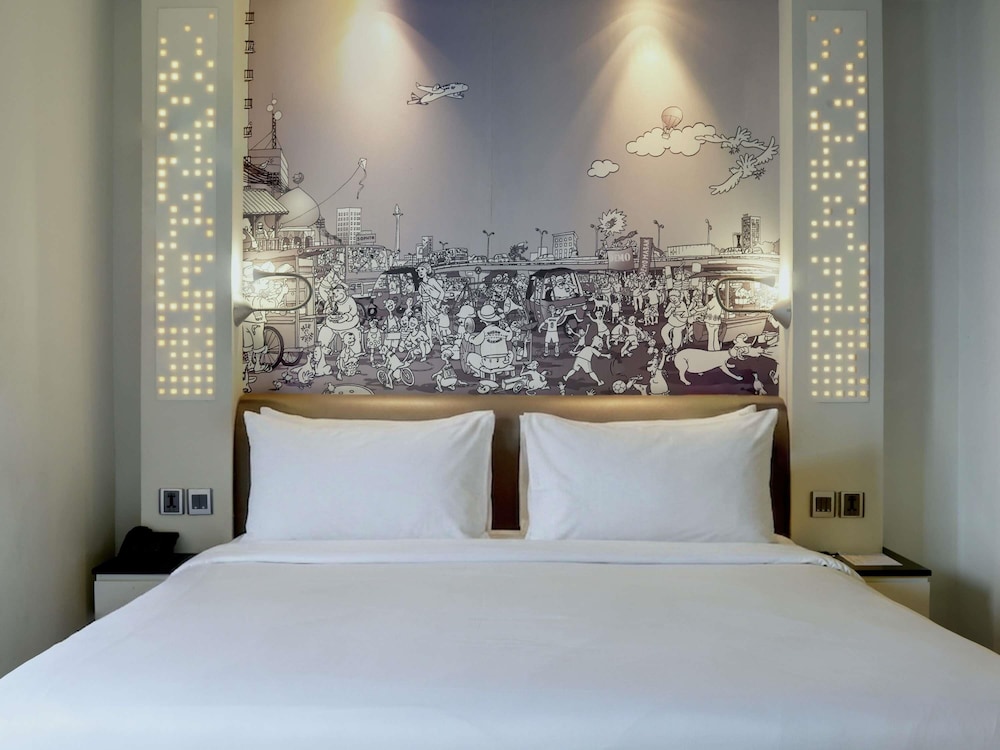 Habitación Privilege con 1 Cama King del hotel Mercure Jakarta Simatupang. Foto 5