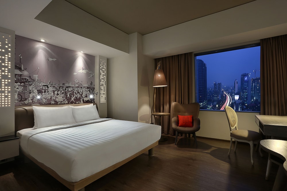 Habitación Privilege con 1 Cama King del hotel Mercure Jakarta Simatupang. Foto 12