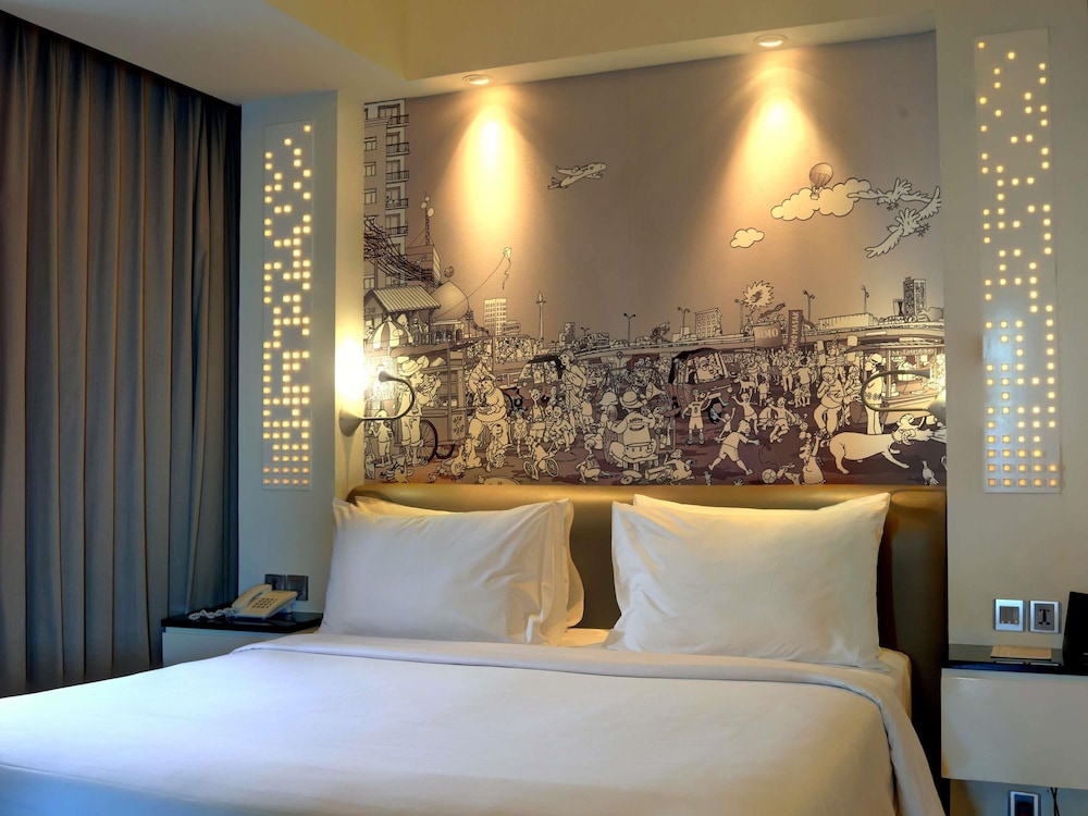 Suite con 1 Cama King del hotel Mercure Jakarta Simatupang. Foto 3