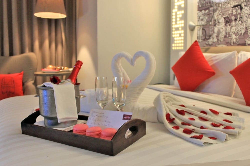 Suite con 1 Cama King del hotel Mercure Jakarta Simatupang. Foto 11