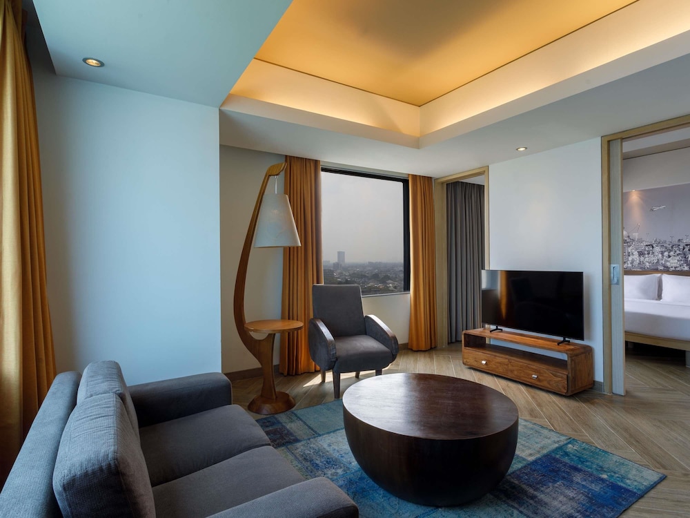 Suite con 1 Cama King del hotel Mercure Jakarta Simatupang. Foto 24