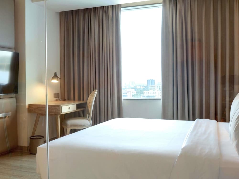 Estándar con 1 cama King del hotel Mercure Jakarta Simatupang. Foto 3