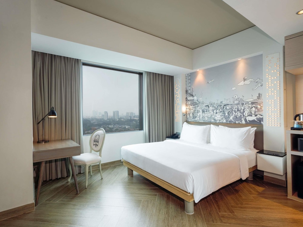 Estándar con 1 cama King del hotel Mercure Jakarta Simatupang. Foto 12