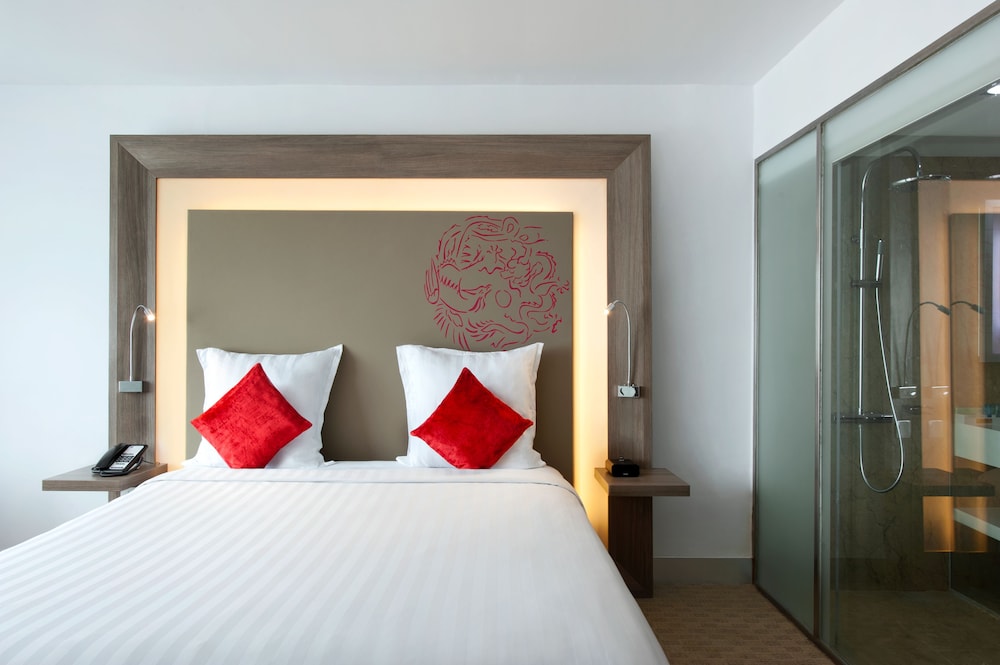 Habitación Superior con 1 Cama King del hotel Novotel Jakarta Gajah Mada. Foto 1