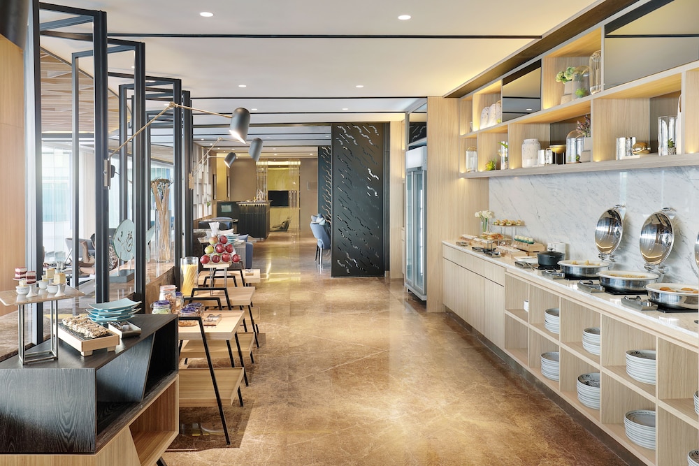 Suite Vista Jardín Accesible Accesible (discapacidad auditiva) del hotel Novotel Jakarta Mangga Dua Square. Foto 5