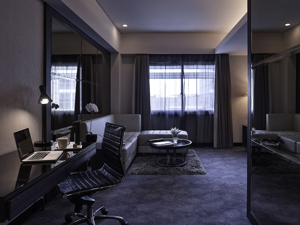 Habitación Deluxe, 1 cama de matrimonio grande del hotel Pullman Jakarta Indonesia. Foto 5