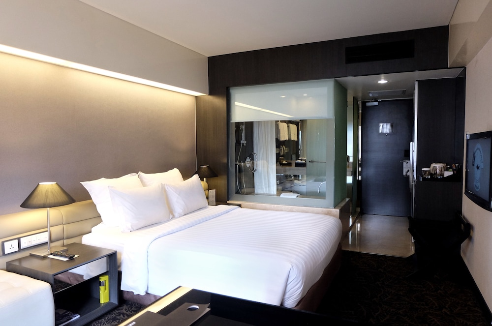 Habitación superior, 1 cama de matrimonio, vistas a la ciudad (Premium) del hotel Pullman Jakarta Indonesia. Foto 2
