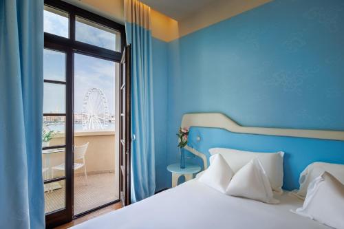 Doble con vistas al mar del hotel Jr Hotels Bari Grande Albergo Delle Nazioni. Foto 8