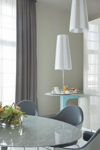 Suite Presidencial del hotel Jr Hotels Bari Grande Albergo Delle Nazioni. Foto 2