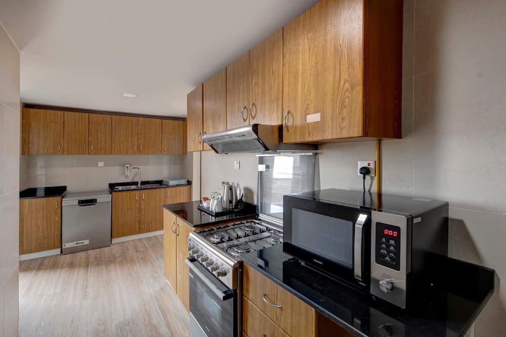 Two Bedroom Apartment with City View del hotel Two Seasons and Apartments. Foto 5
