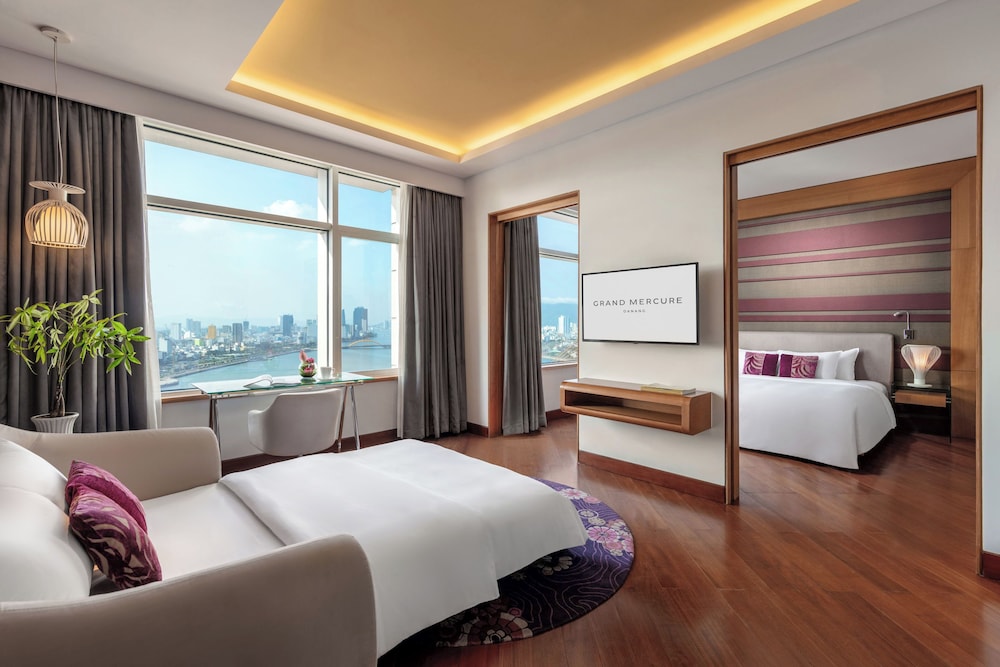 Suite Ejecutiva Twin, vista al río, planta alta con acceso al Privilege Lounge del hotel Grand Mercure Danang. Foto 4