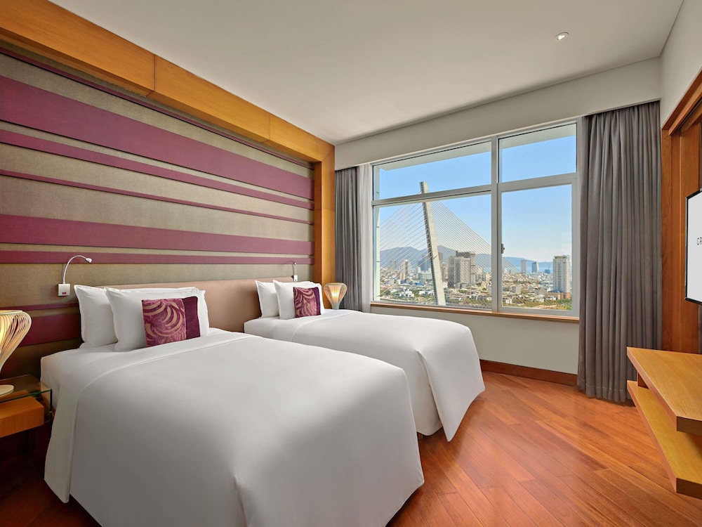 Suite Ejecutiva Twin, vista al río, planta alta con acceso al Privilege Lounge del hotel Grand Mercure Danang. Foto 5