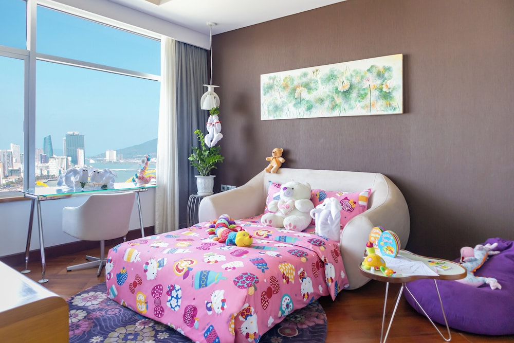 Suite Familiar, planta alta con acceso al Privilege Lounge del hotel Grand Mercure Danang. Foto 3
