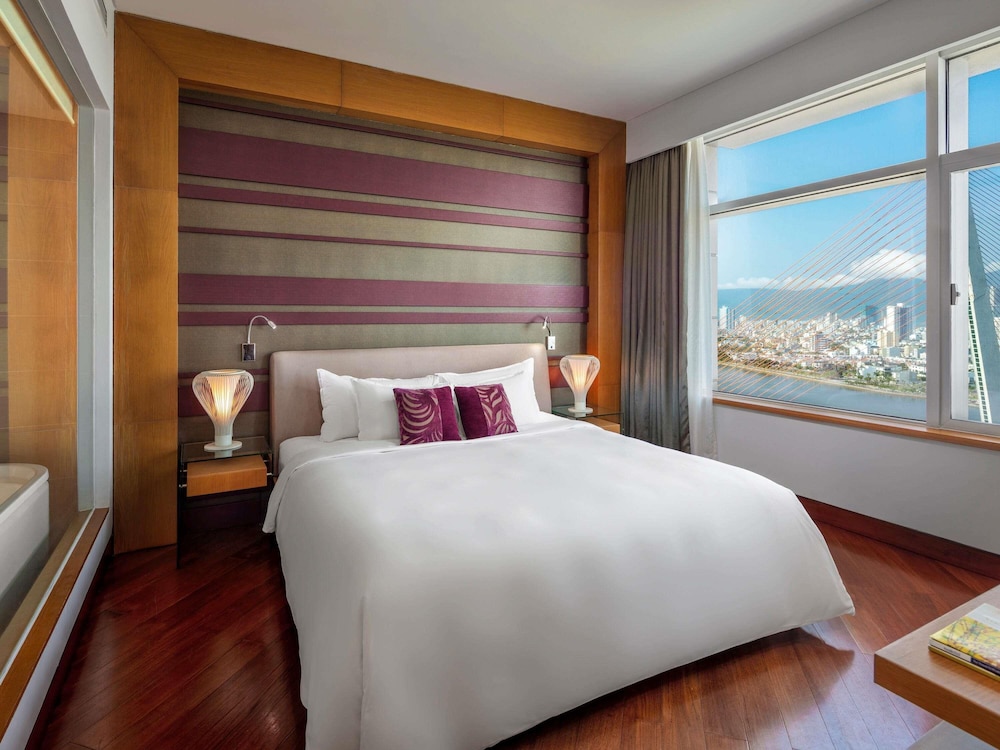 Suite Familiar, planta alta con acceso al Privilege Lounge del hotel Grand Mercure Danang. Foto 6