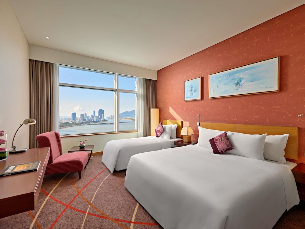 Deluxe Twin, planta alta con acceso al Privilege Lounge del hotel Grand Mercure Danang
