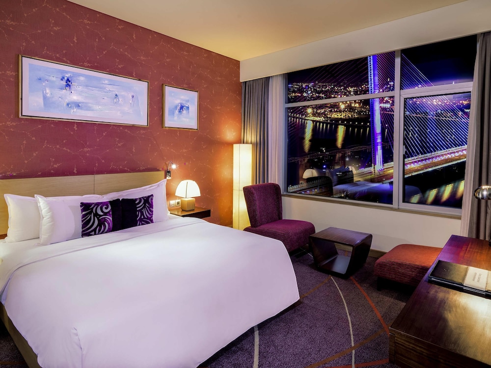 Deluxe Queen, vista al río, planta alta con acceso al Privilege Lounge del hotel Grand Mercure Danang. Foto 3