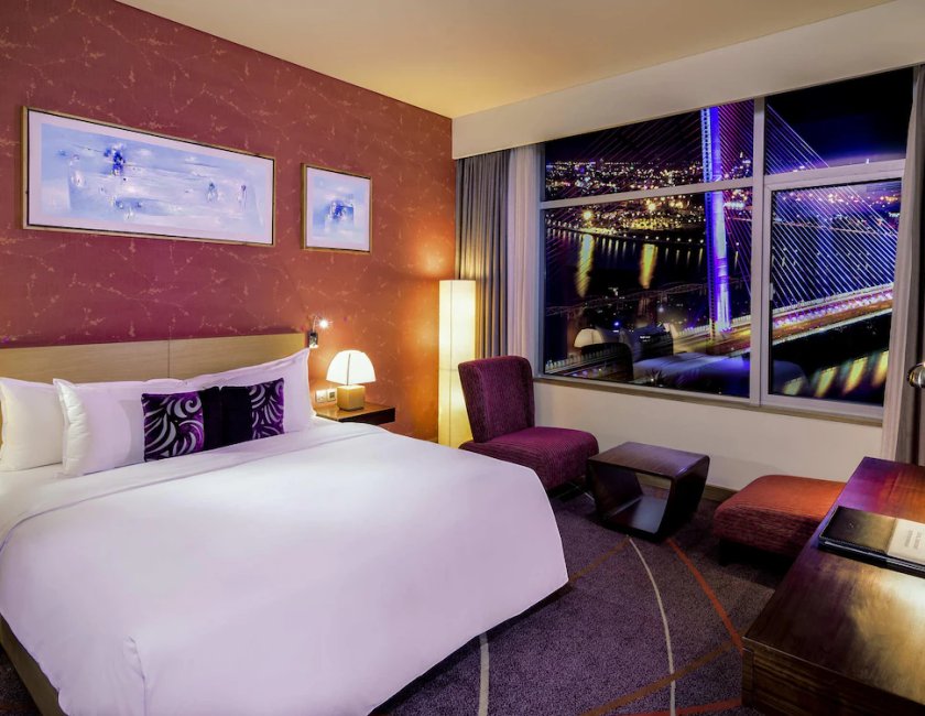 Habitación doble Lujo Vista Rio 1 Cama queen del hotel Grand Mercure Danang. Foto 3