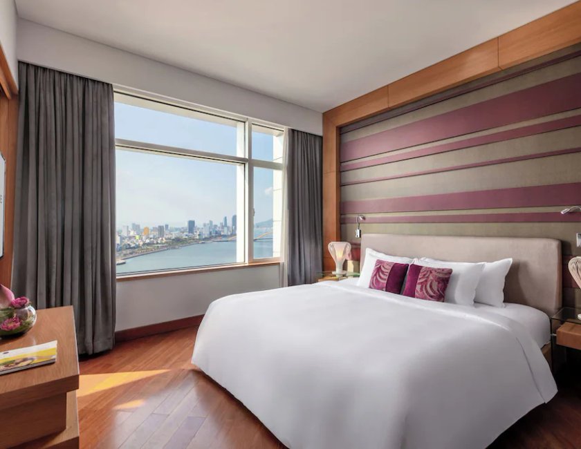 Suite 1 Cama king Vista ciudad Planta Alta Familiar Privilege Sofá Cama incluido del hotel Grand Mercure Danang. Foto 2