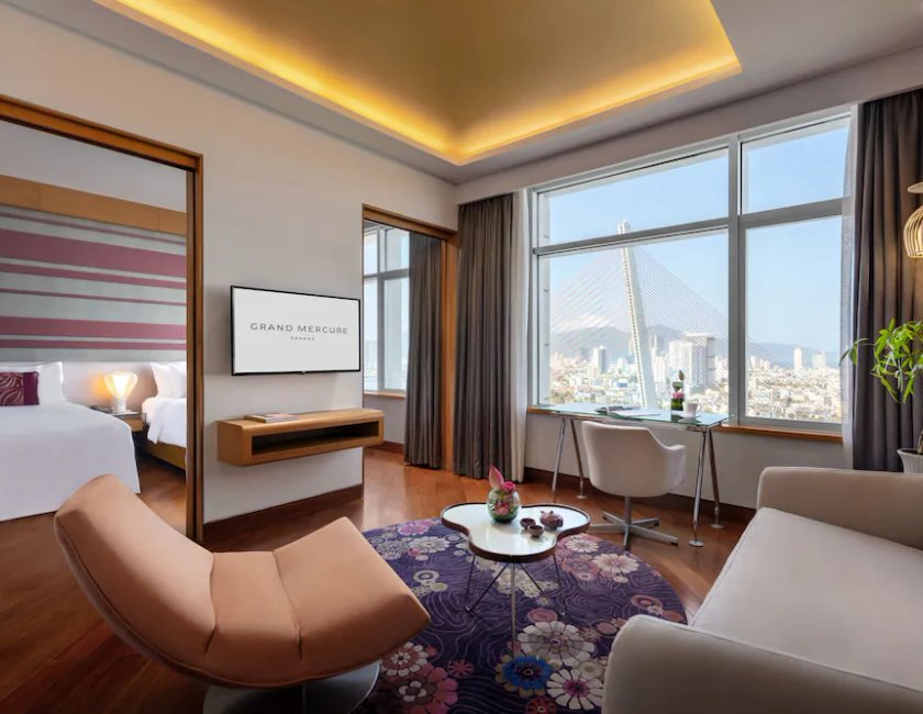 Suite Vista Rio Planta Alta Privilege 2 Camas individuales del hotel Grand Mercure Danang. Foto 3