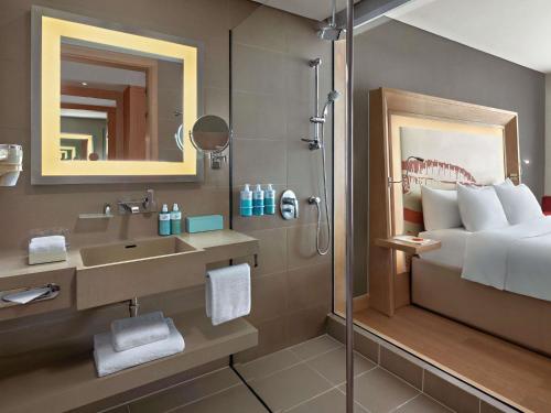 Habitación Superior, Vista a la Ciudad - 2 Camas Individuales del hotel Novotel Danang Premier Han River. Foto 1