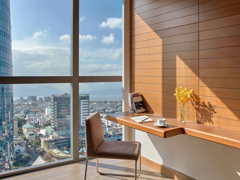 Apartamento de 1 Dormitorio, sala de estar, cocinas totalmente equipadas, bañera, 01 cama king del hotel Novotel Danang Premier Han River. Foto 5