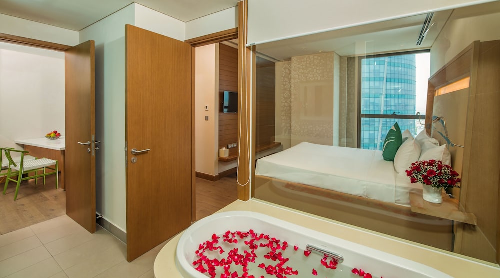 Apartamento de 1 Dormitorio, sala de estar, cocinas totalmente equipadas, bañera, 01 cama king del hotel Novotel Danang Premier Han River. Foto 7