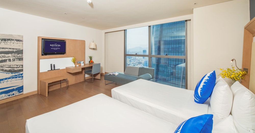 Habitación Deluxe, vista a la ciudad - 2 camas individuales del hotel Novotel Danang Premier Han River. Foto 2