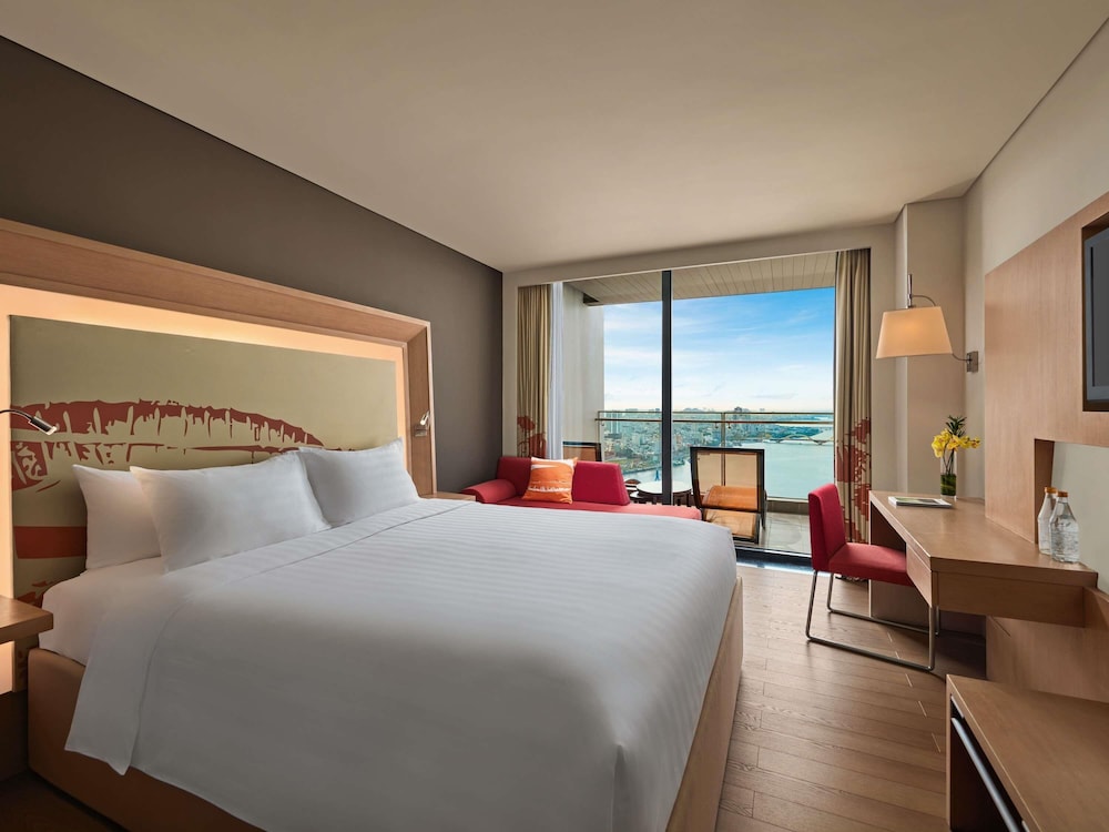 Habitación Ejecutiva, balcón con vista al río Han y acceso al Premier Lounge - 1 cama king del hotel Novotel Danang Premier Han River. Foto 1