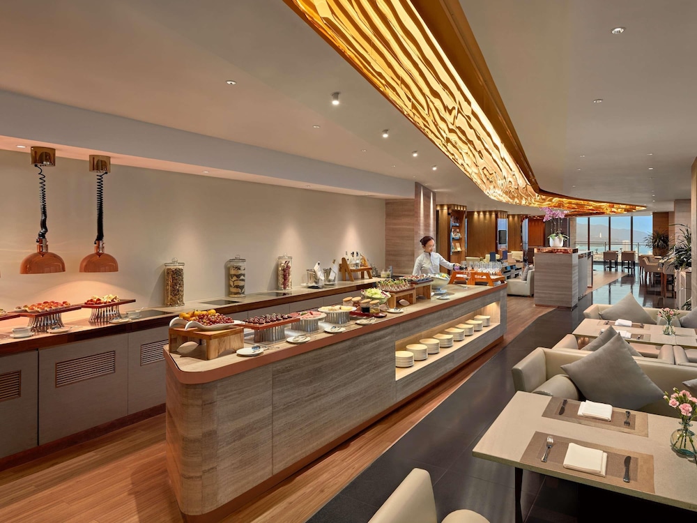 Habitación Ejecutiva, balcón con vista al río Han y acceso al Premier Lounge - 1 cama king del hotel Novotel Danang Premier Han River. Foto 5