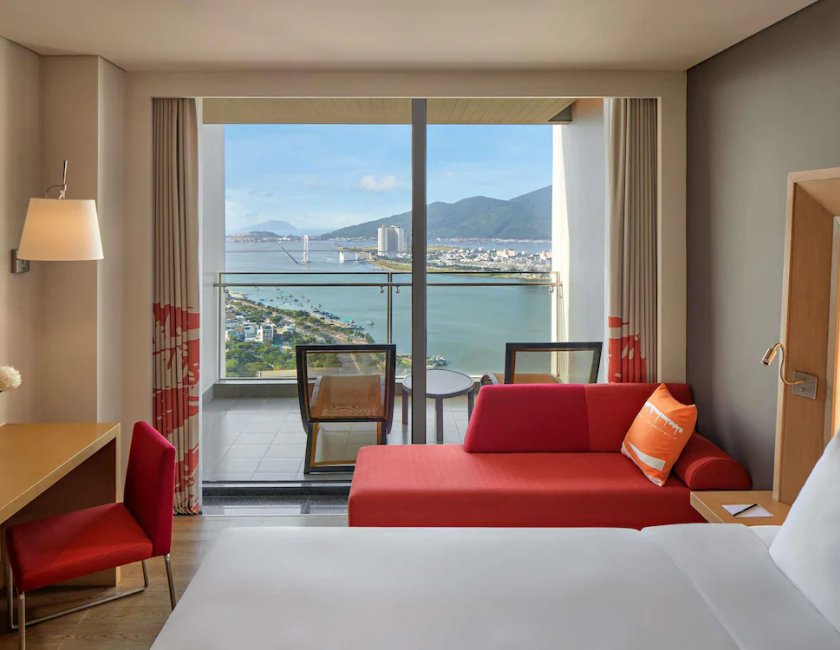 Habitación doble Balcón o Terraza Superior 1 Cama king del hotel Novotel Danang Premier Han River. Foto 5