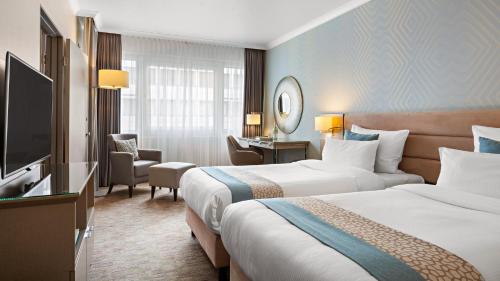 Habitación Premium del hotel Crowne Plaza Berlin City Centre, An Ihg. Foto 1