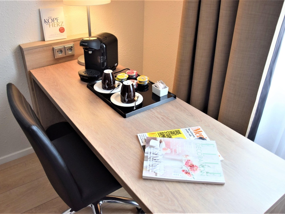 Habitación Standard con cama doble del hotel Mercure Aachen Europaplatz. Foto 3