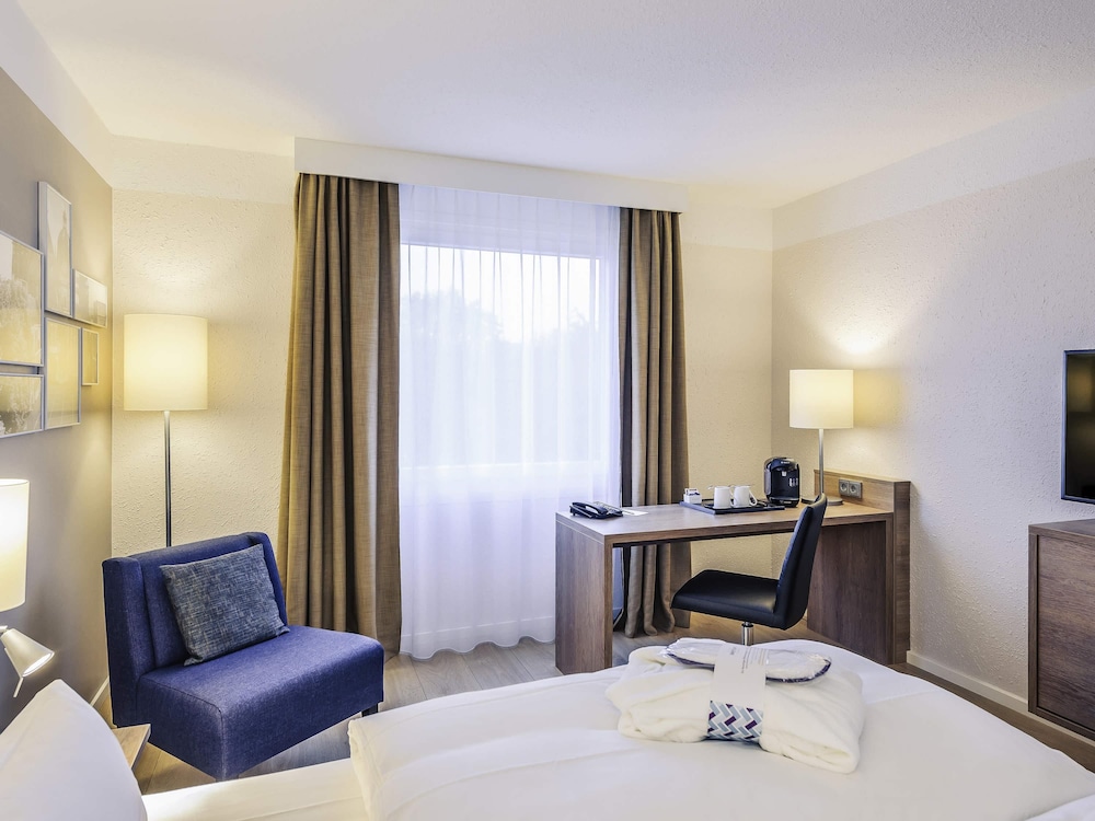 Habitación Privilege con una cama doble del hotel Mercure Aachen Europaplatz. Foto 8
