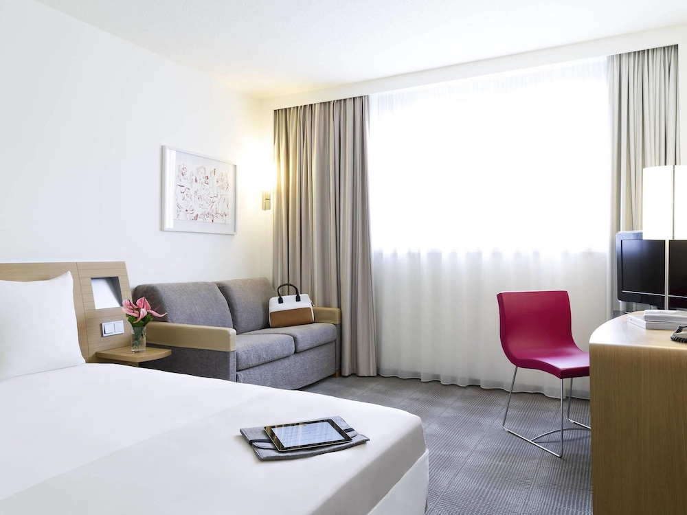Habitación estándar con 2 camas individuales, 2 camas individuales del hotel Novotel Frankfurt City. Foto 7