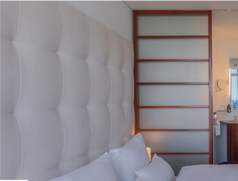 The INNSiDE Apartment Extra Space del hotel Innside Frankfurt Eurotheum. Foto 3