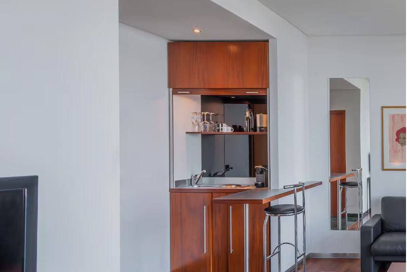 The INNSiDE Apartment Extra Space del hotel Innside Frankfurt Eurotheum. Foto 6