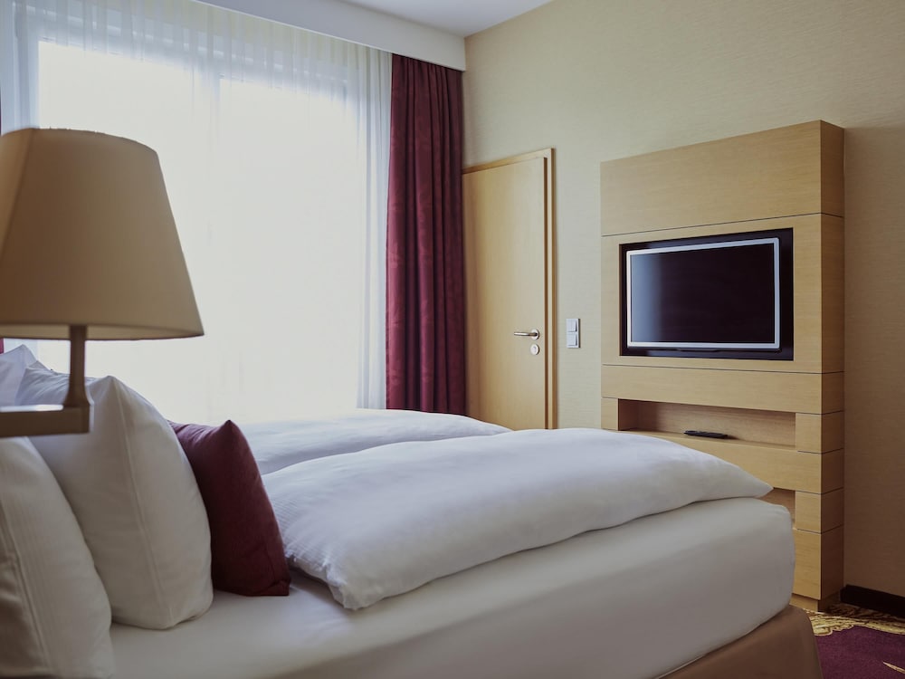 Suite Junior con vistas a la Catedral del hotel Mondial Am Dom Cologne - Mgallery
