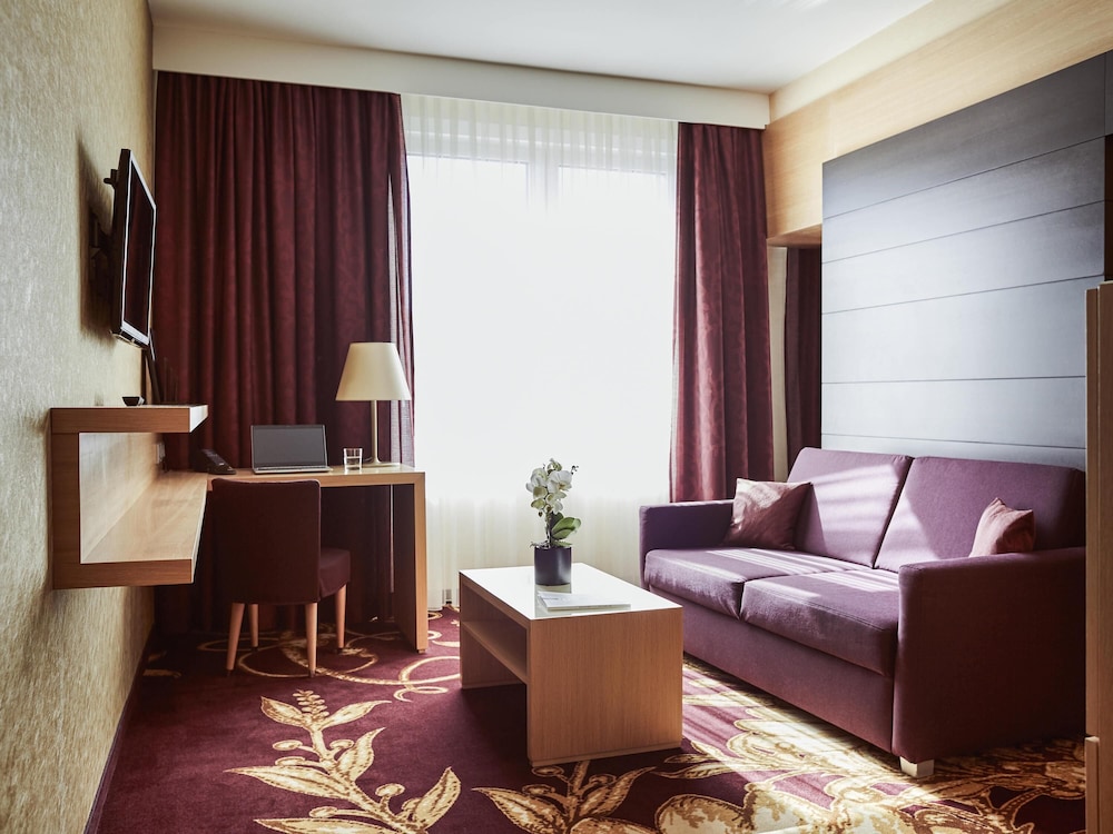 Suite Junior con vistas a la Catedral del hotel Mondial Am Dom Cologne - Mgallery. Foto 2